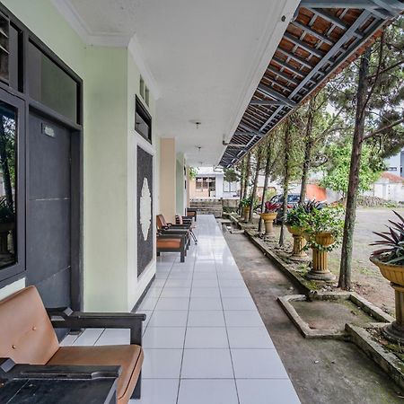 Collection O Tasikmalaya Near Stadium Wiradadaha Formerly Hotel Abadi Exteriör bild