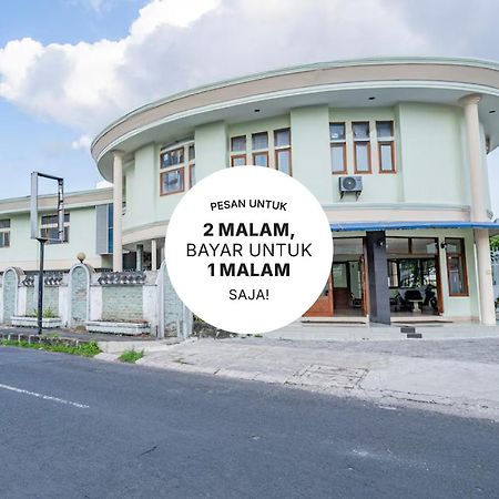 Collection O Tasikmalaya Near Stadium Wiradadaha Formerly Hotel Abadi Exteriör bild
